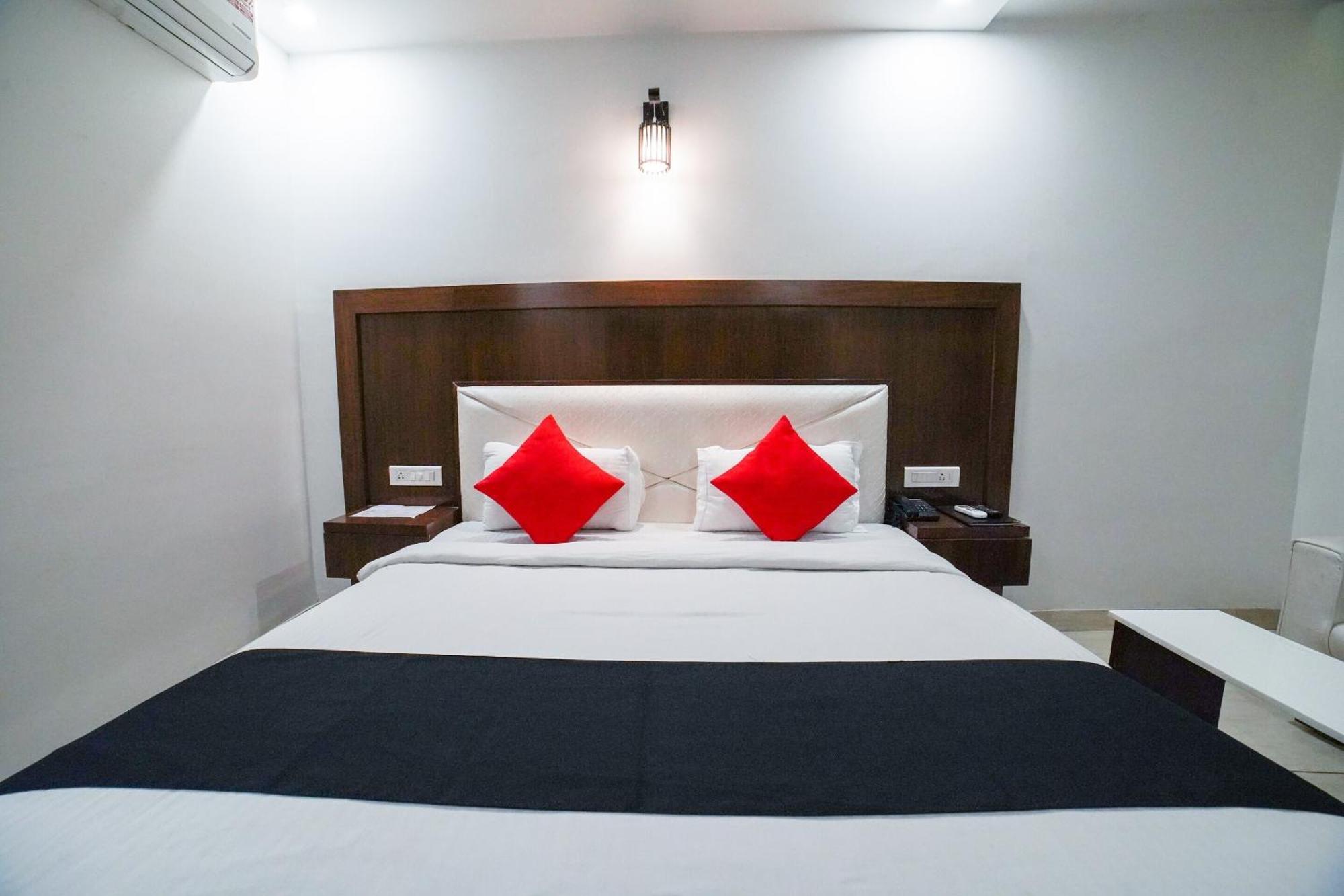 Collection O Prem Ratna Otel Dehradun Dış mekan fotoğraf